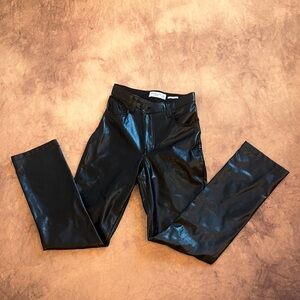 Abercrombie & Fitch The 90s Straight Ultra High Rise Vegan Leather Pants 000